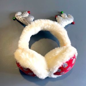Girls eat muffs Christmas- missing a few bells